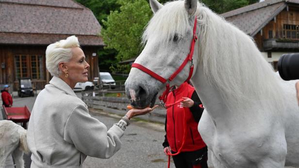 Brigitte Nielsen: Besuch auf Gut Aiderbichl