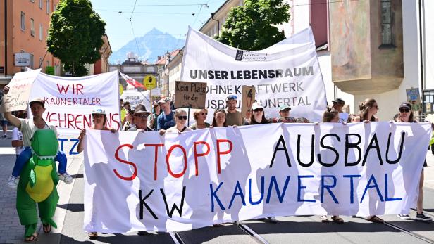 Demonstranten protestierten gegen das Kraftwerk Kaunertal